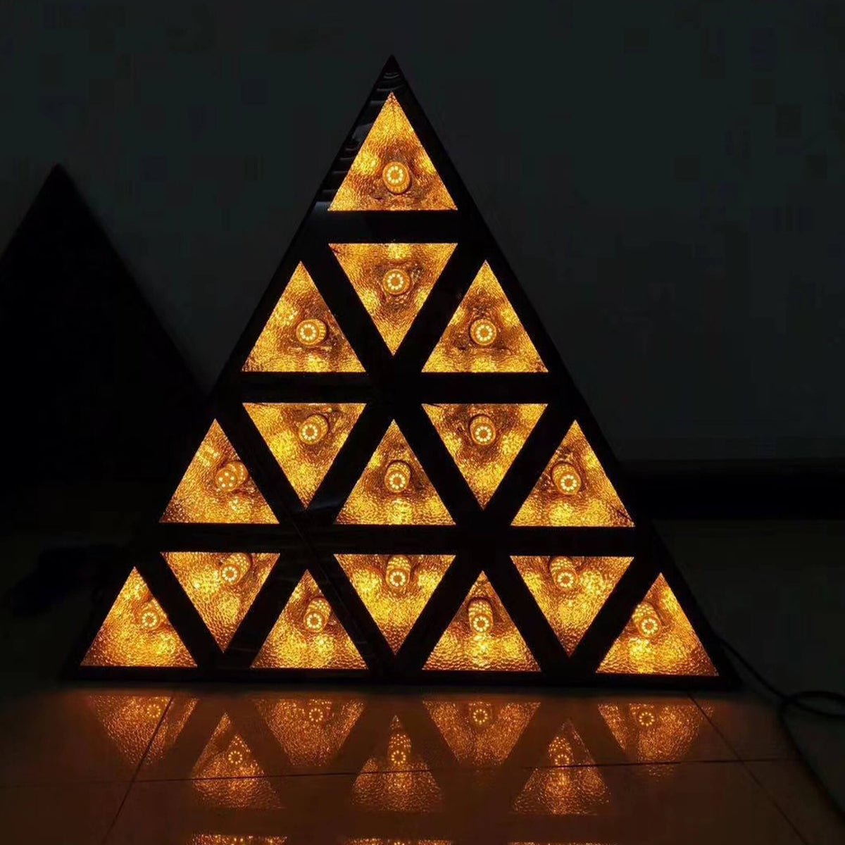 Triangular Light Box LED 16 triangle lights